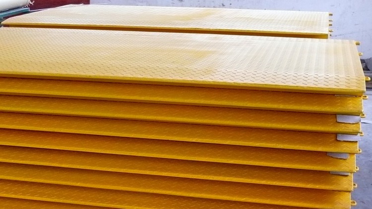 Konténer beálló rámpa vetítés (4).jpg